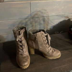 Women's Lace-Up Ankle Boots